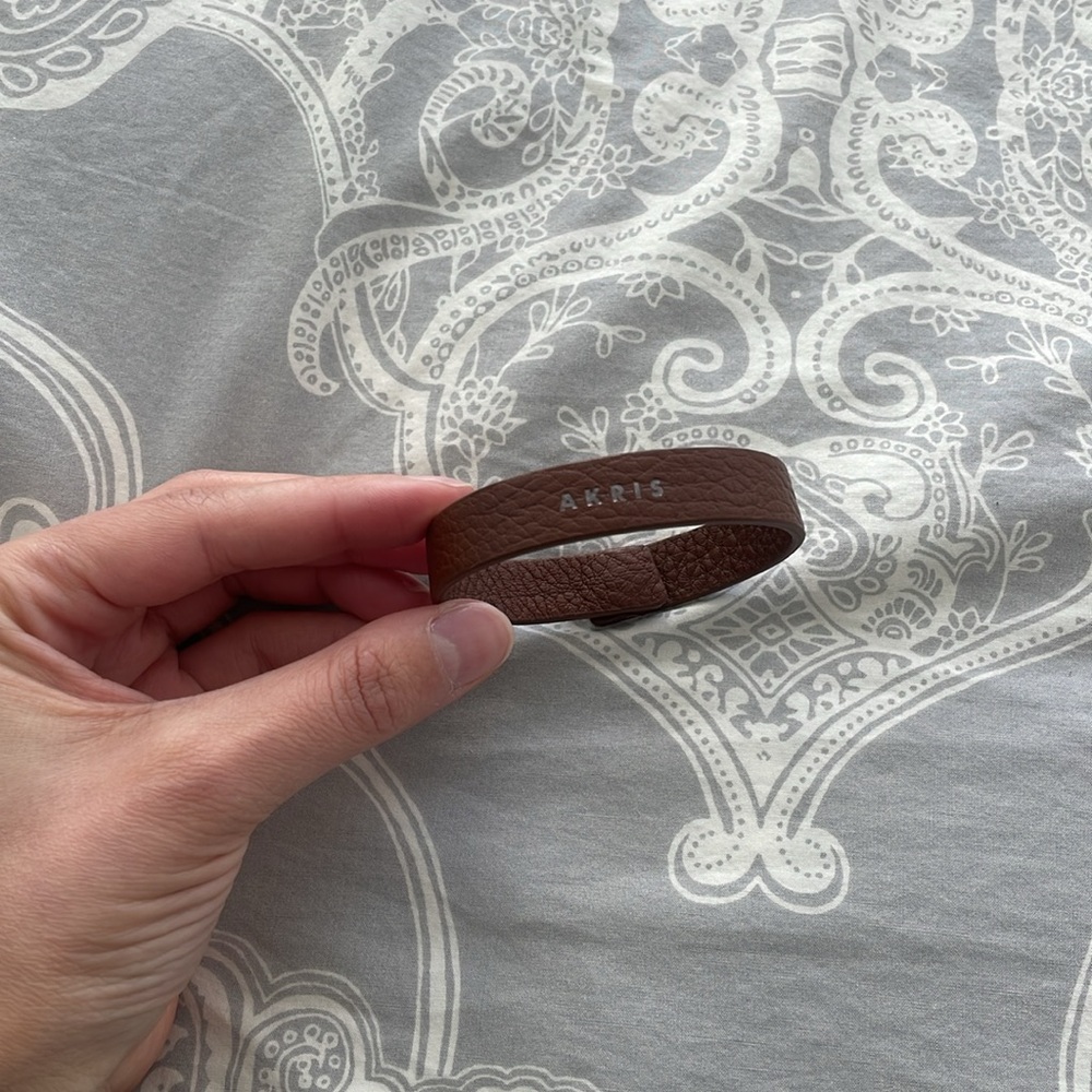 [Akris] NWOT brown leather bracelet